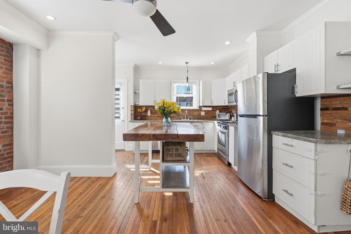 8128 Hennig Street photo 14