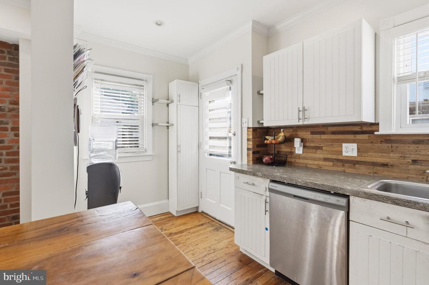 8128 Hennig Street photo 18