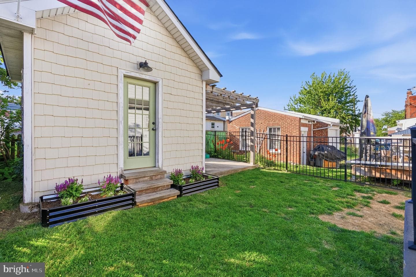 8128 Hennig Street photo 31