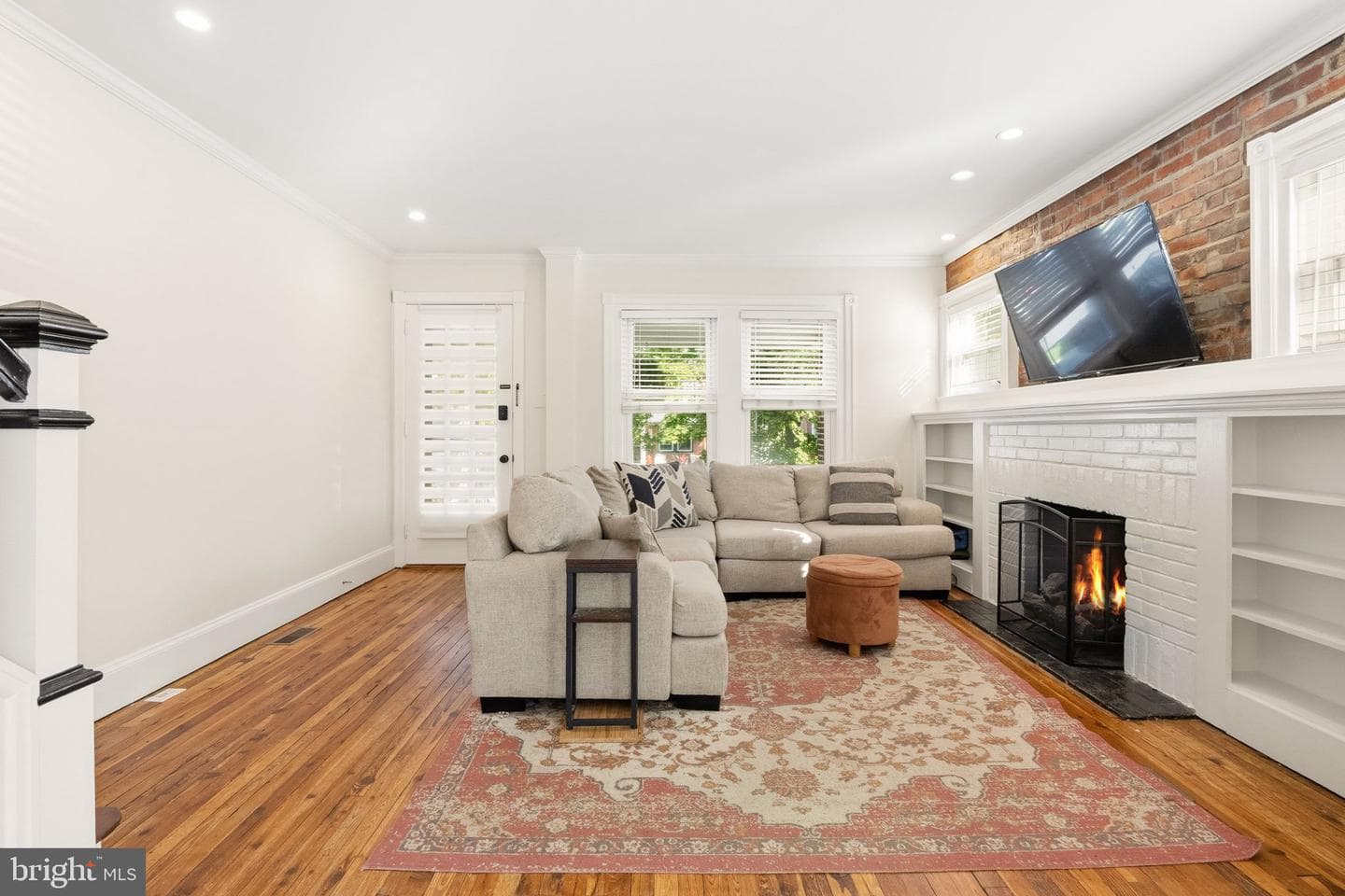 8128 Hennig Street photo 8
