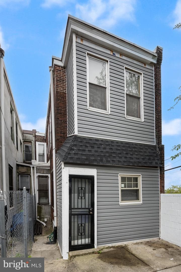 1241 W Silver Street photo 25