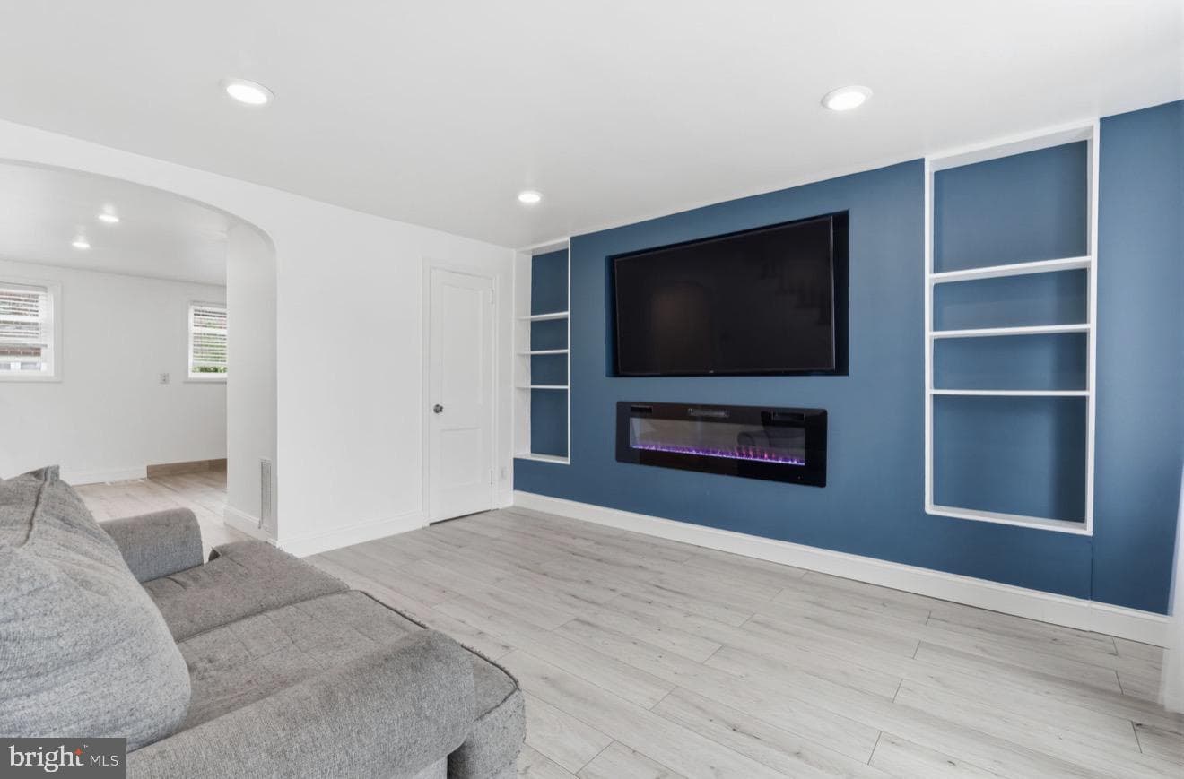 4421 E Allen Street photo 3
