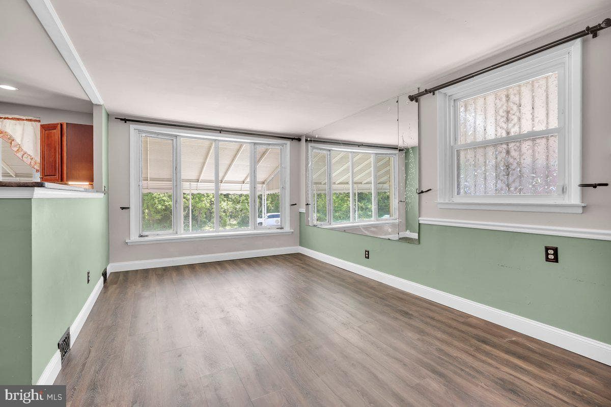 8104 Lexington Avenue photo 12