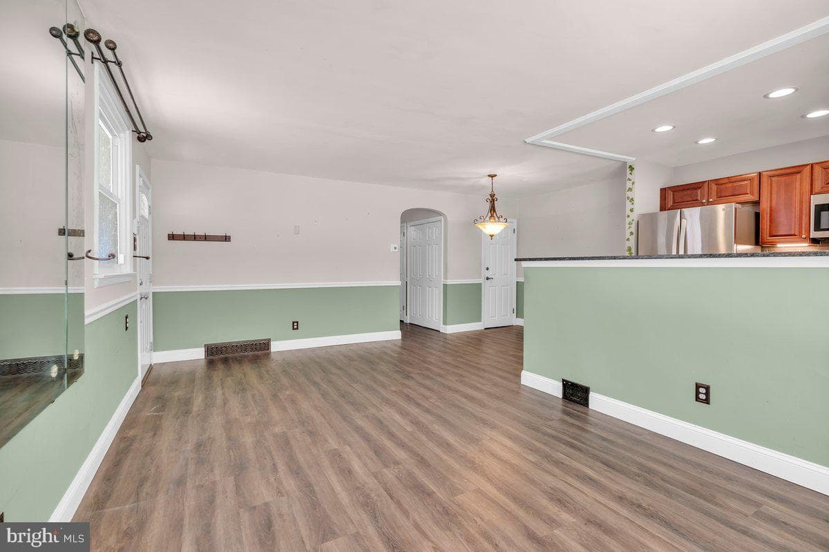 8104 Lexington Avenue photo 13