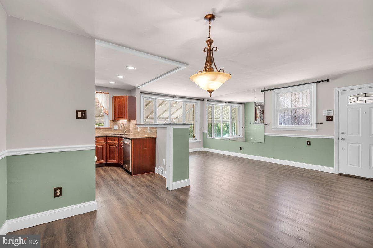 8104 Lexington Avenue photo 16