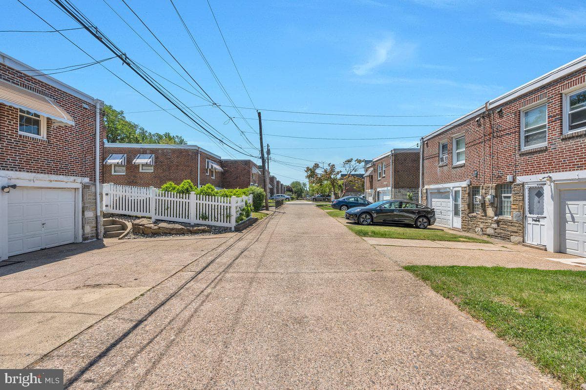 8104 Lexington Avenue photo 37