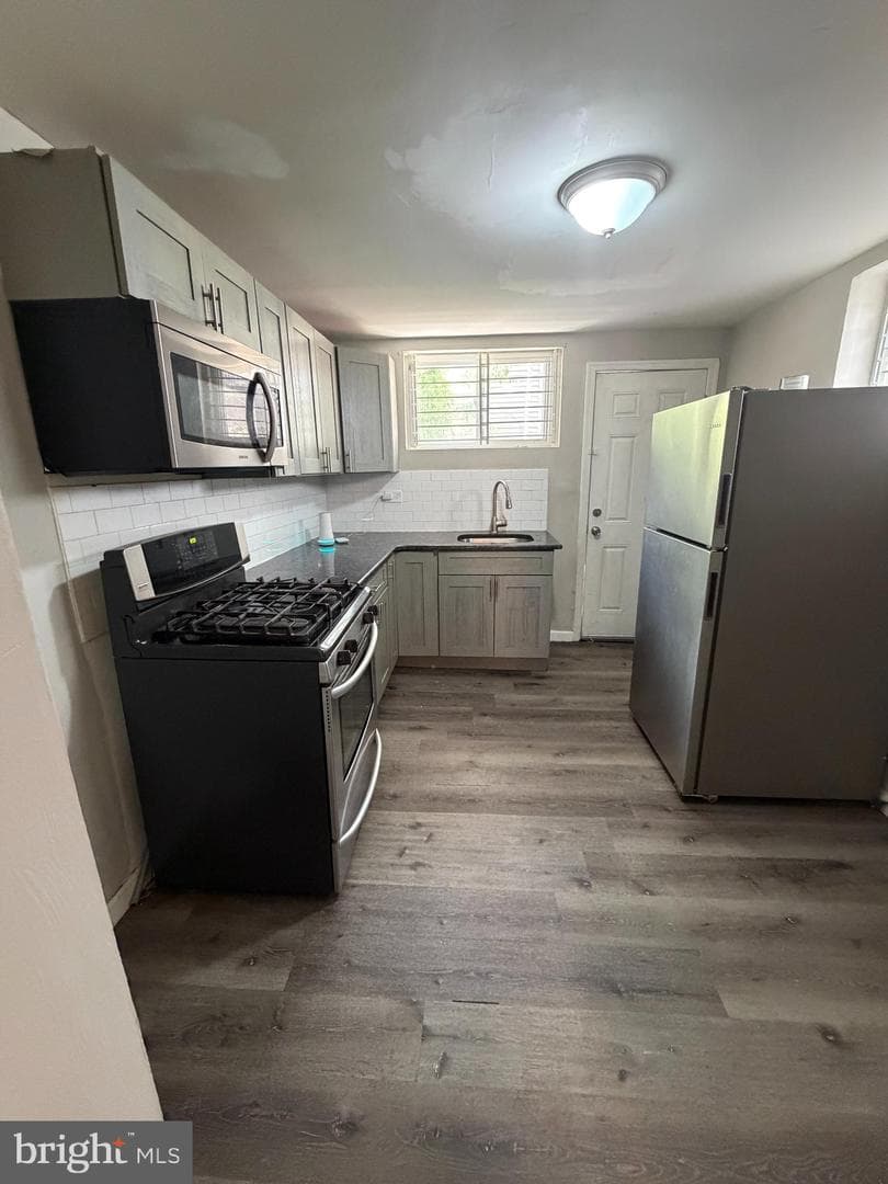 2118 E Birch Street photo 7