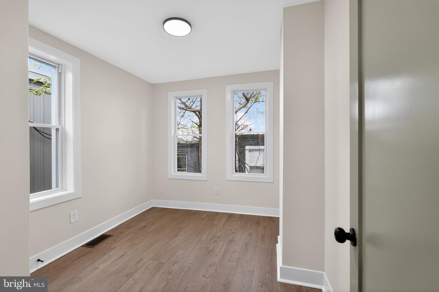 1331 S May Street photo 21