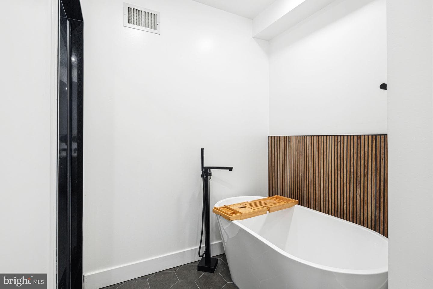 1626 E Eyre Street photo 17