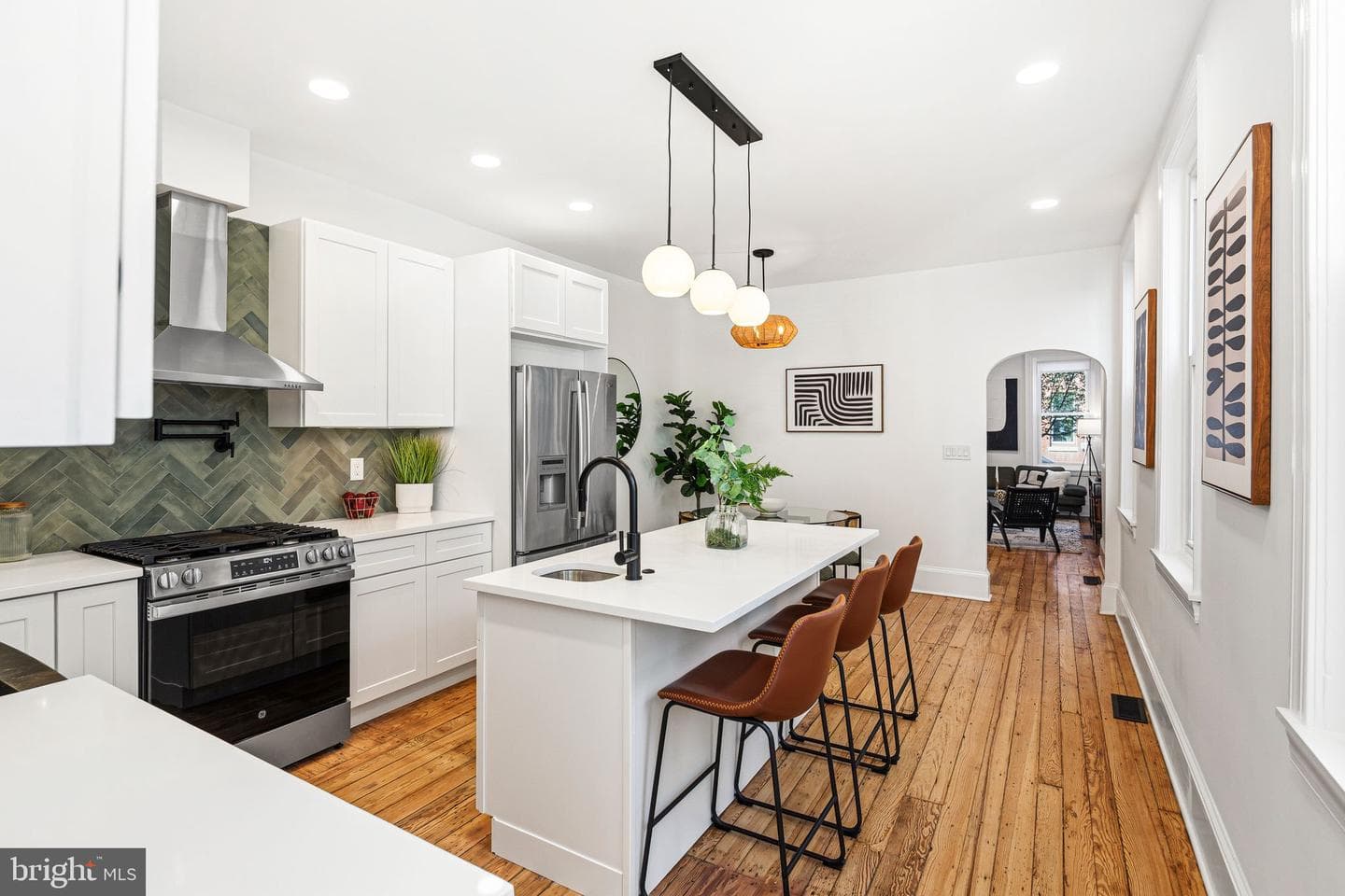 1626 E Eyre Street photo 7