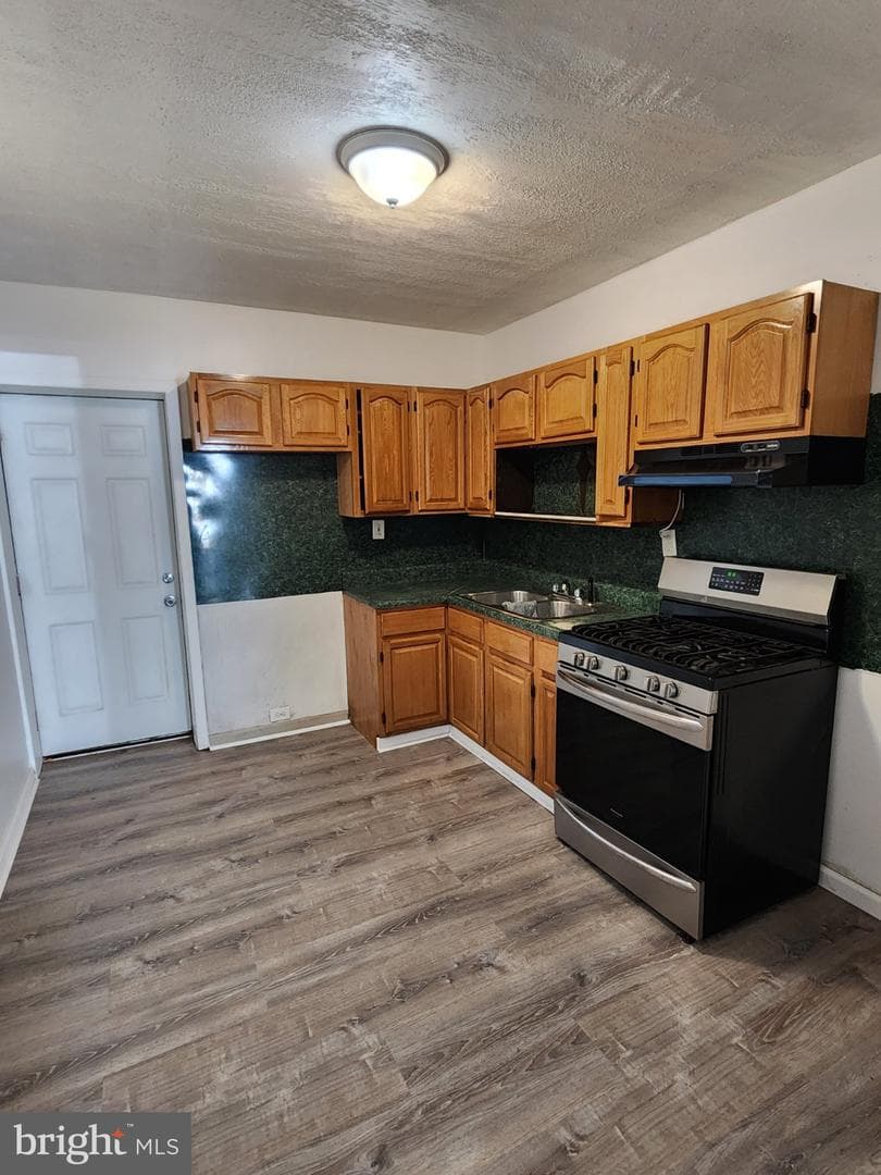 3351 N Mascher Street photo 9
