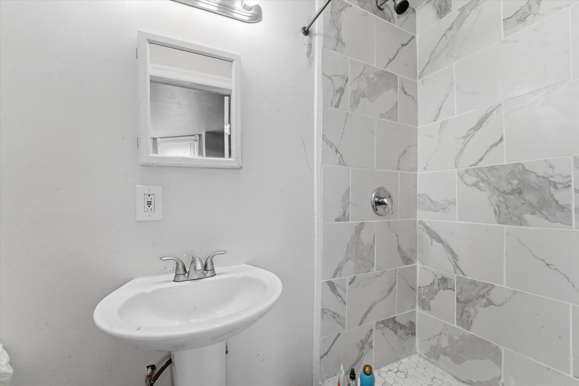 6311 Regent St photo 12