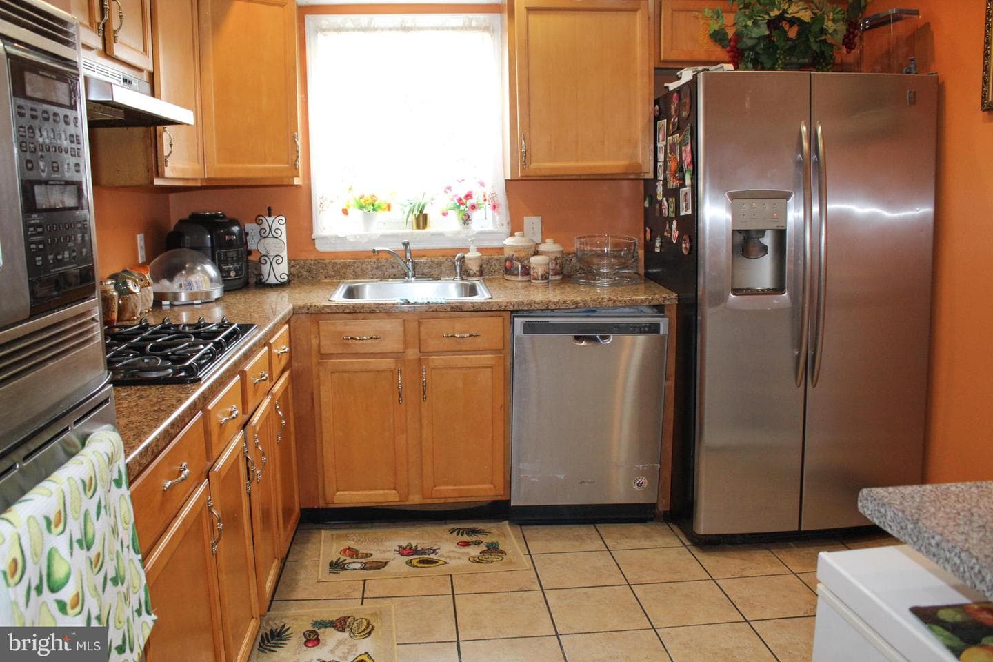 4153 M Street photo 9