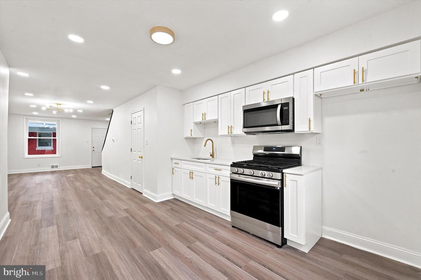 5430 Regent Street photo 6