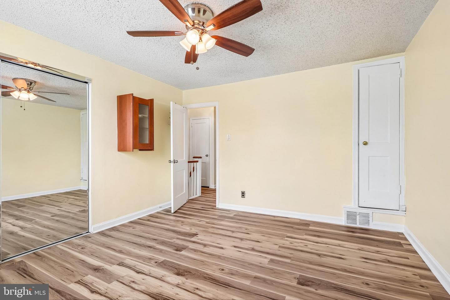 5836 Newtown Avenue photo 13