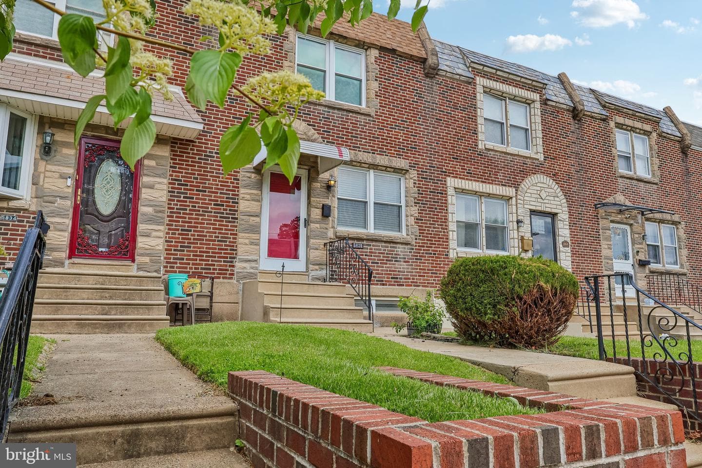 5836 Newtown Avenue photo 3