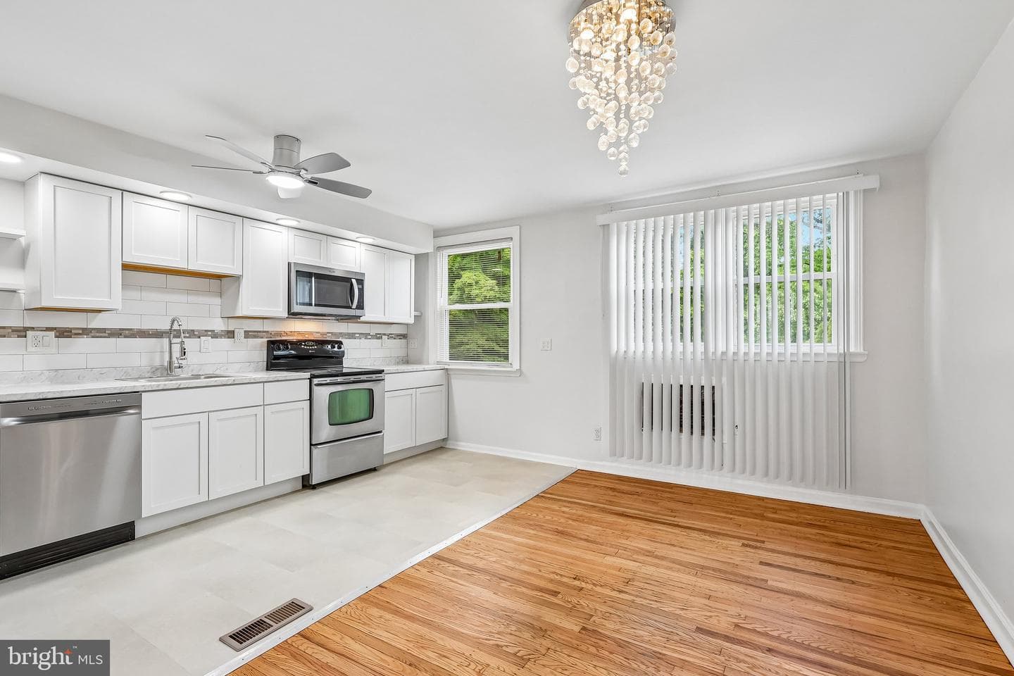 5836 Newtown Avenue photo 9