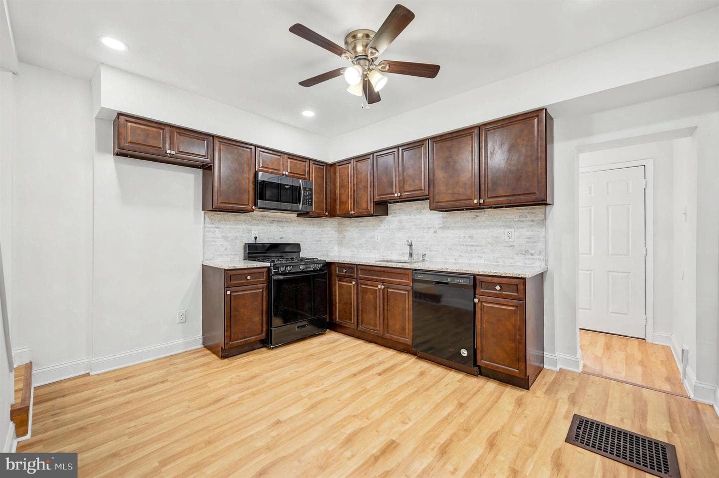 1230 N 30th Street photo 13