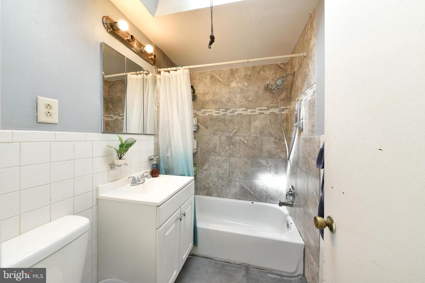 9135 Revere Street photo 17