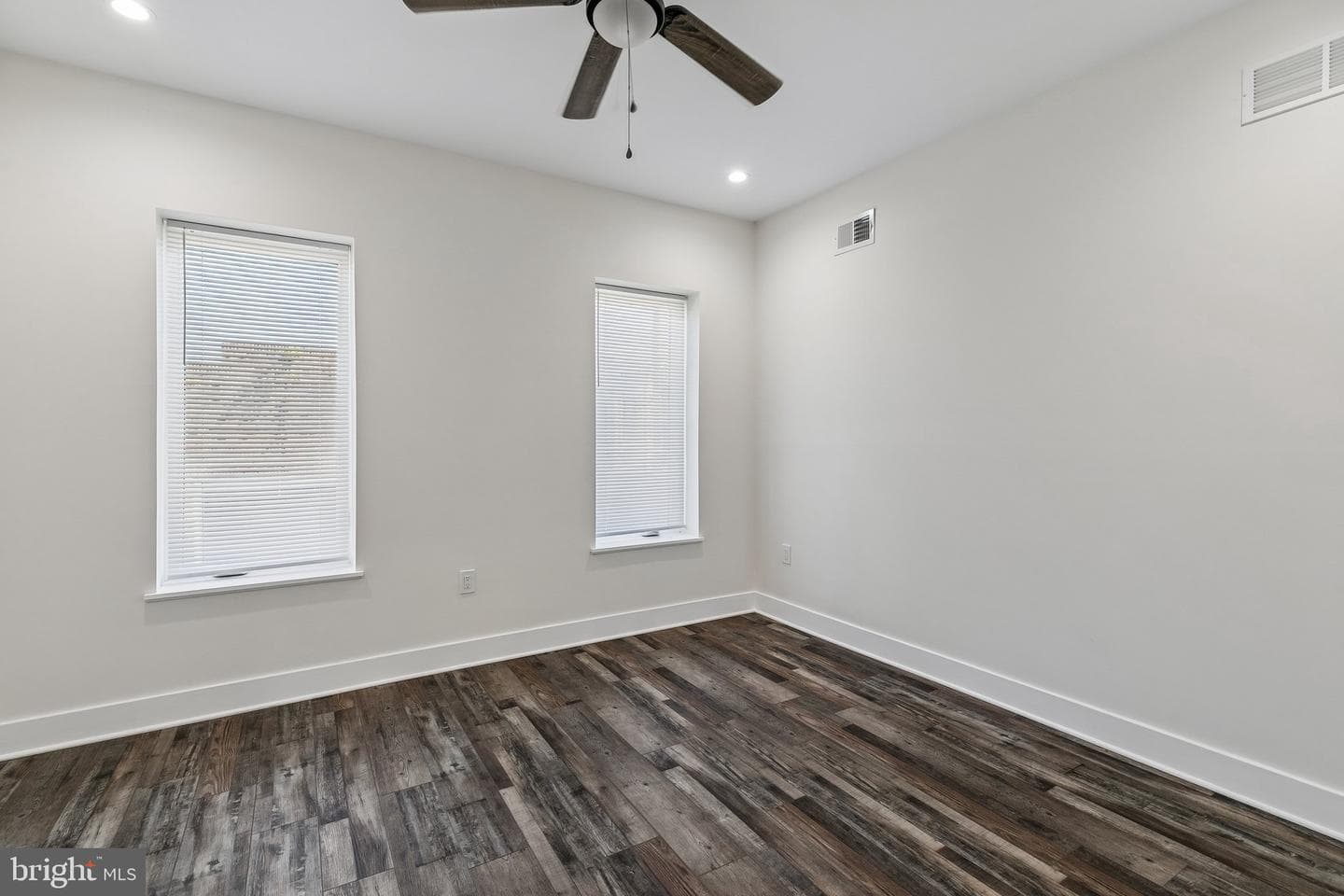 3156 Almond Street photo 35