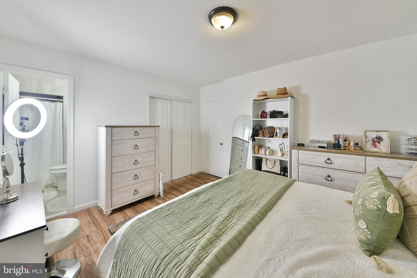 9747 Hoff Street photo 15