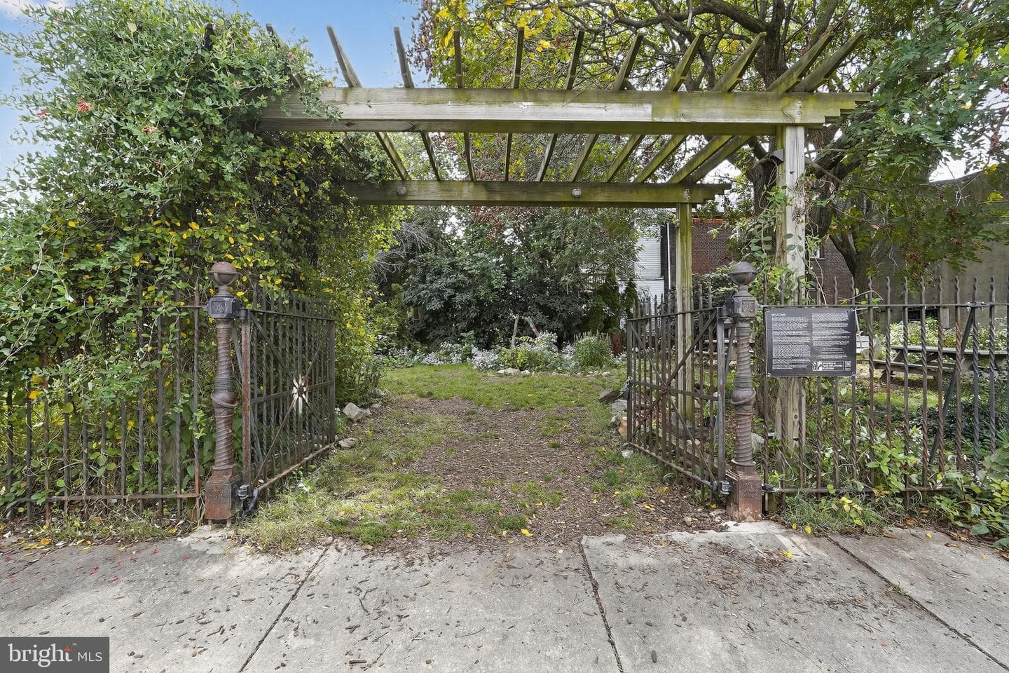 2314 Emerald Street photo 21
