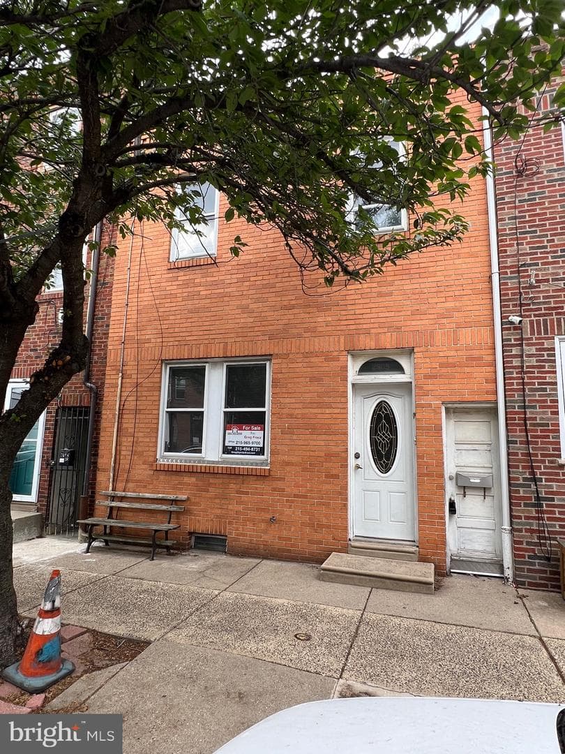 2605 E Somerset Street photo 2