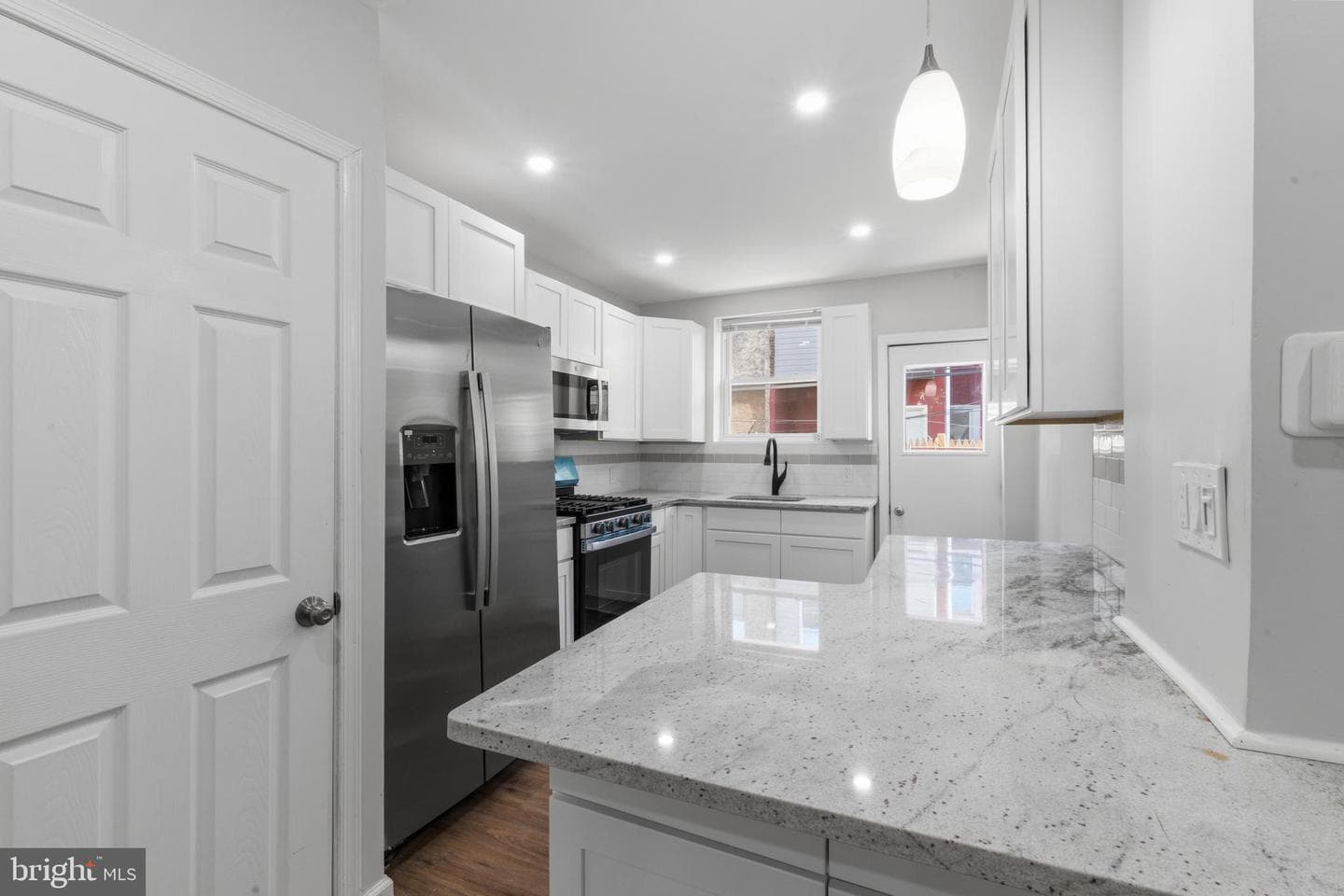 5220 Hazel Avenue photo 9