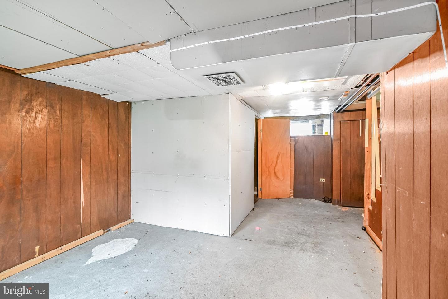 626 E Raymond Street photo 24