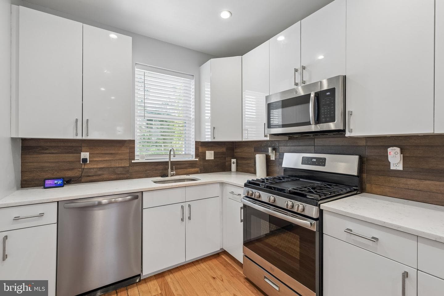 3825 Mount Vernon Street photo 13