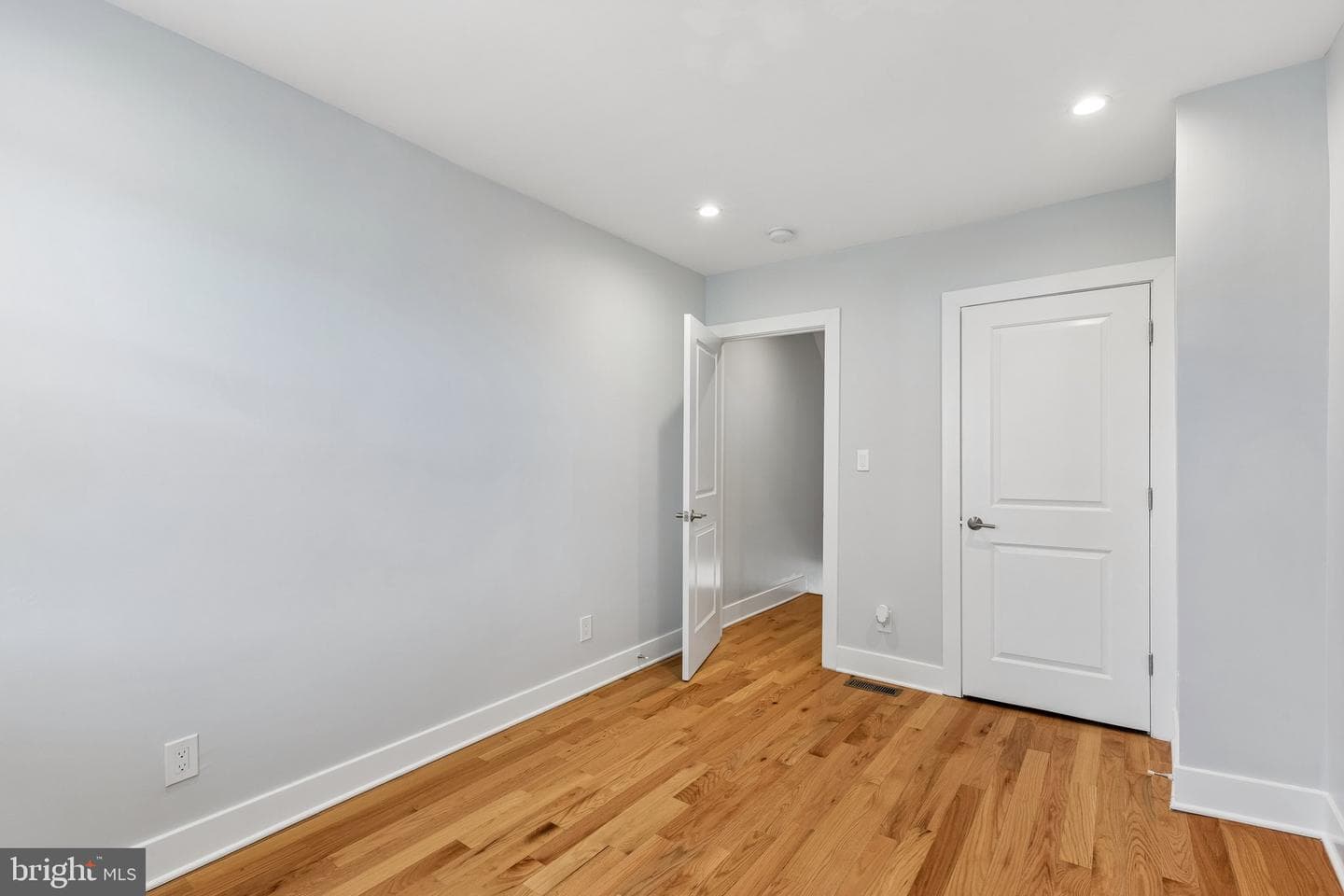 3825 Mount Vernon Street photo 22