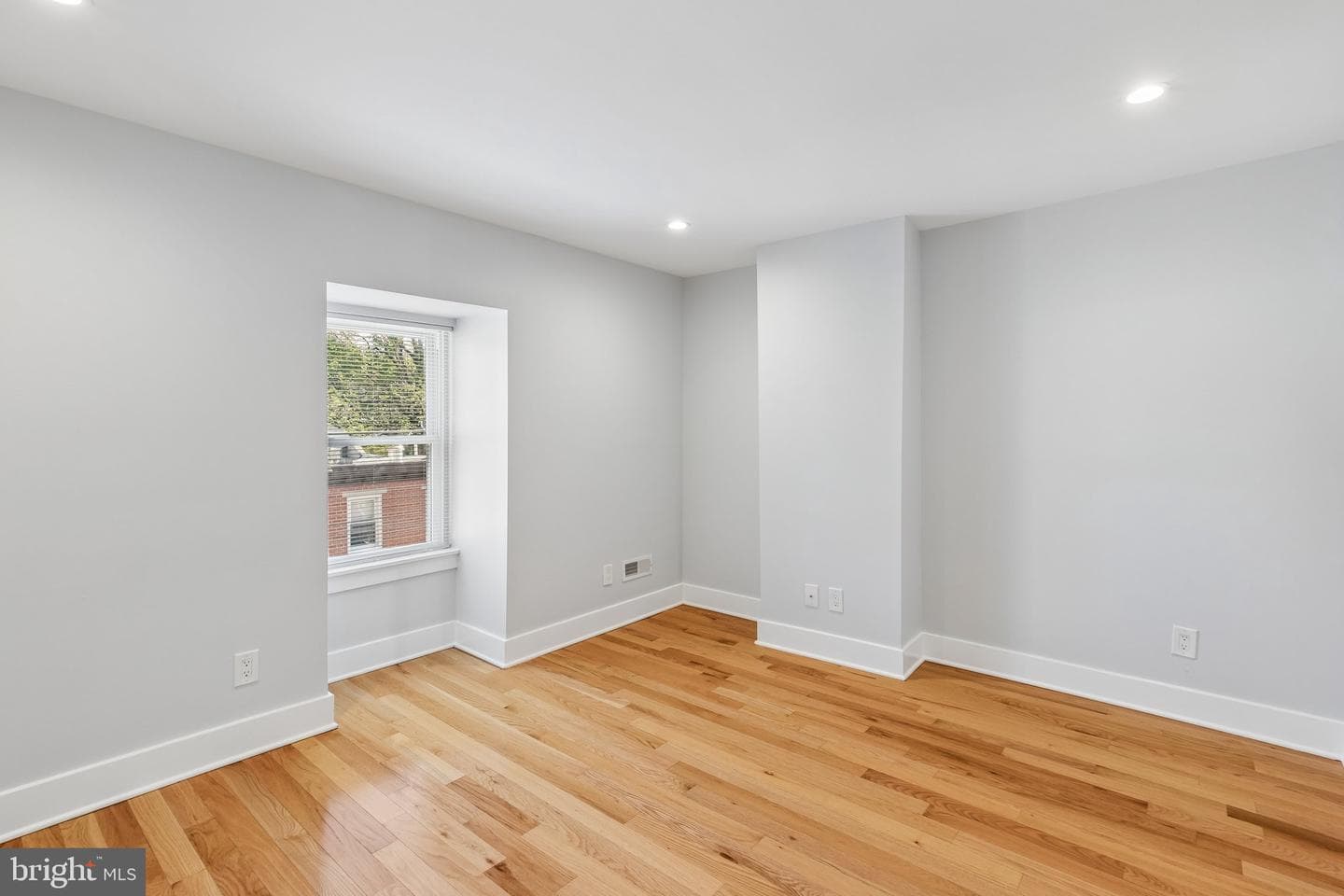 3825 Mount Vernon Street photo 23