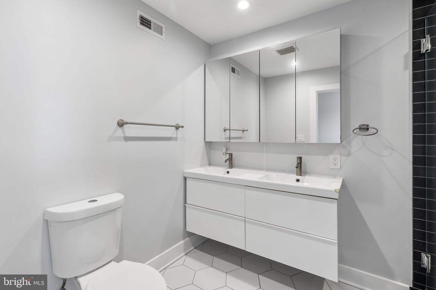 3825 Mount Vernon Street photo 26