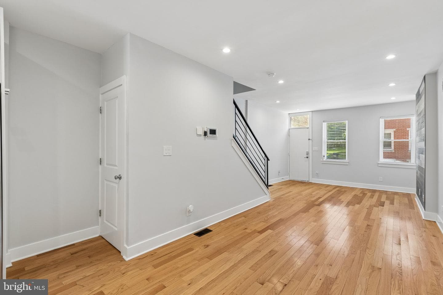 3825 Mount Vernon Street photo 8