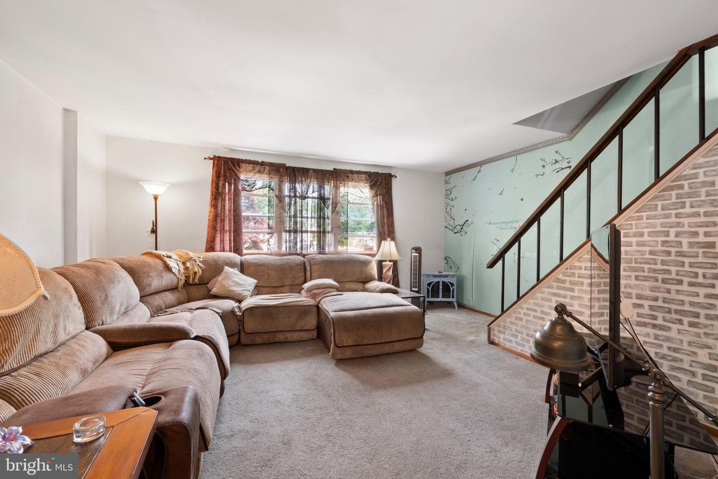 826 Avon Road photo 4