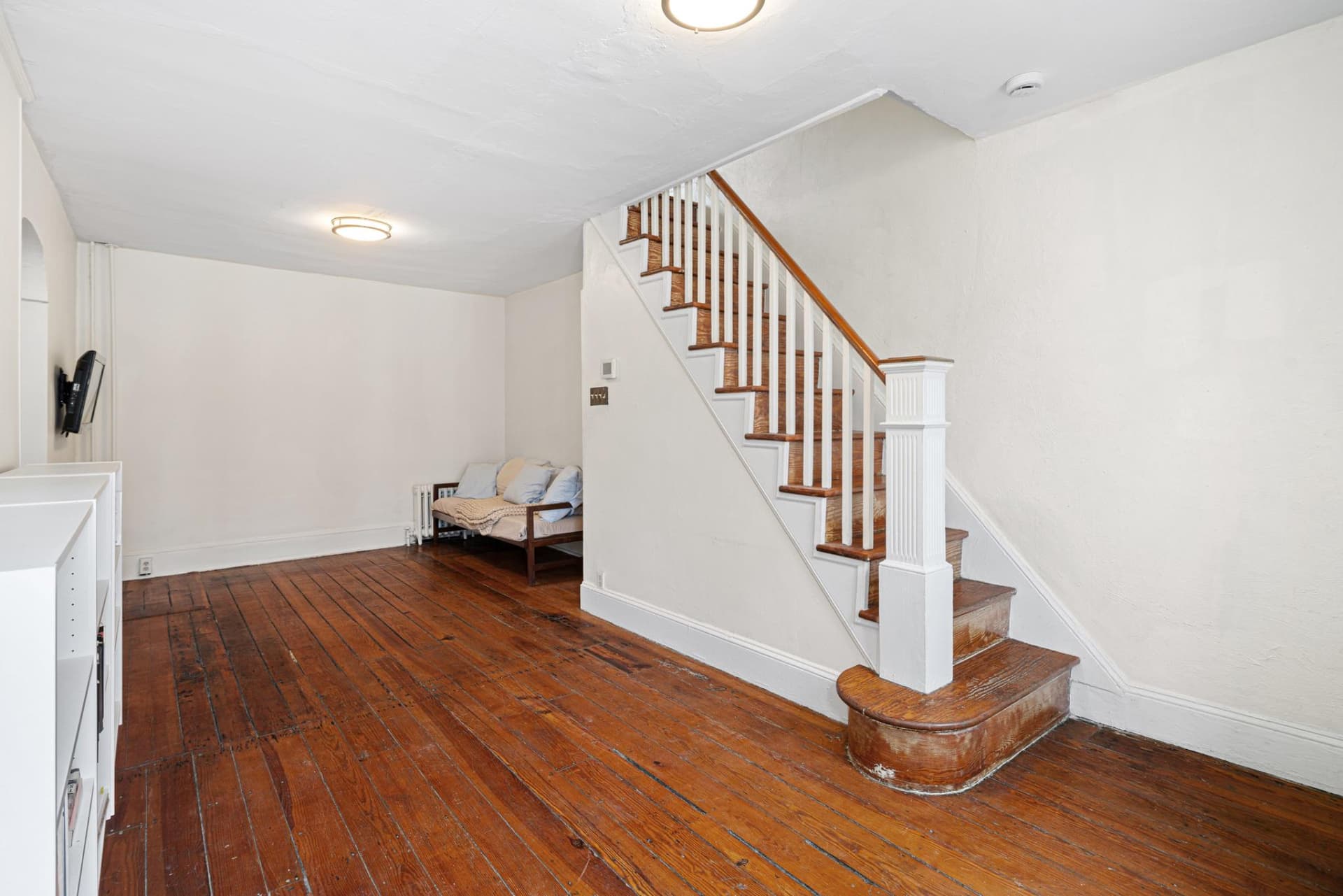 1227 S Iseminger Street photo 2