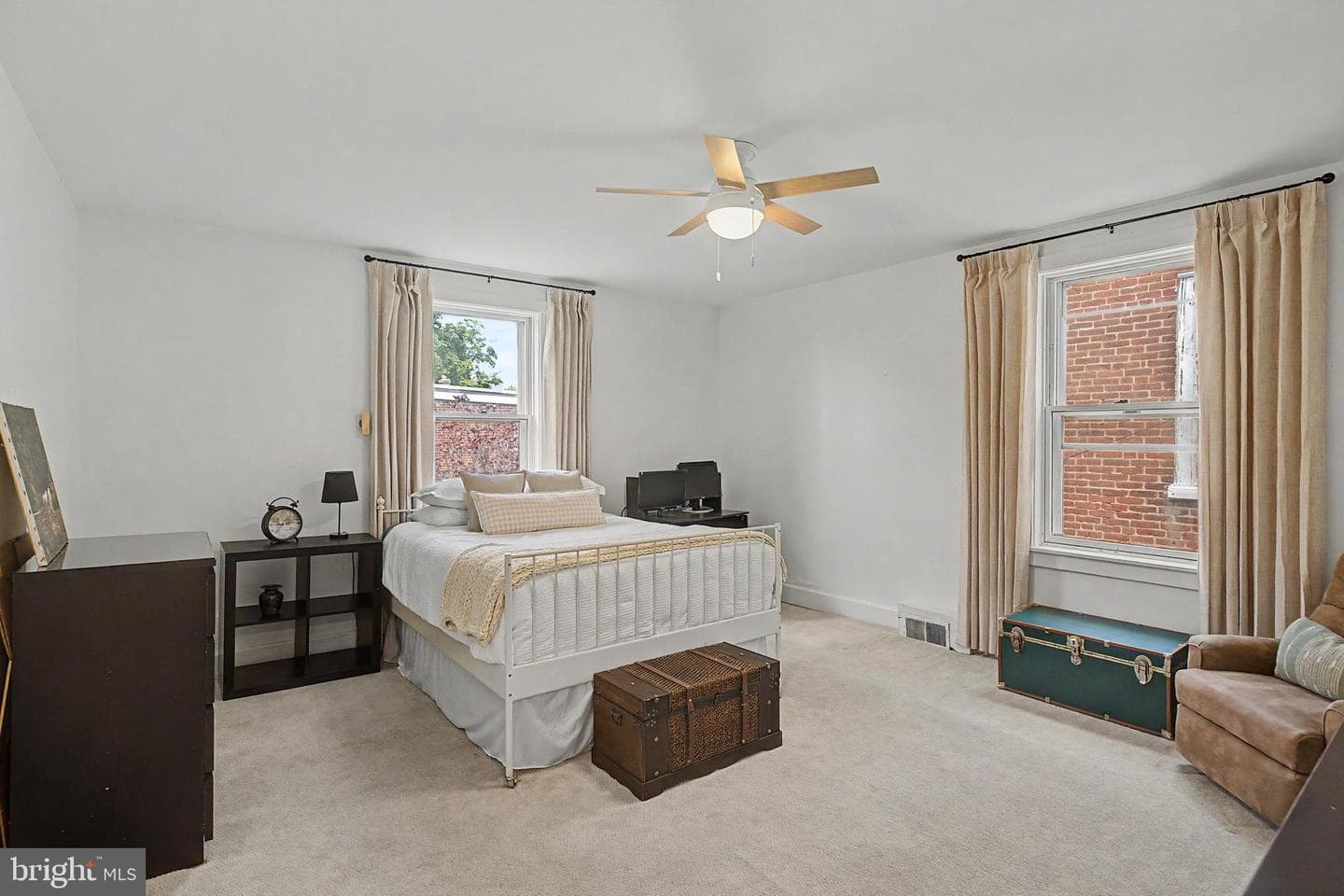 203 E Gowen Avenue photo 38