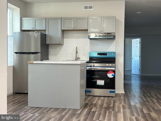 1329 W Roosevelt Boulevard photo 27