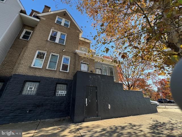 1329 W Roosevelt Boulevard photo 4