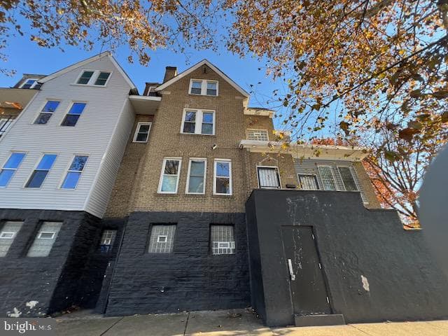 1329 W Roosevelt Boulevard photo 6