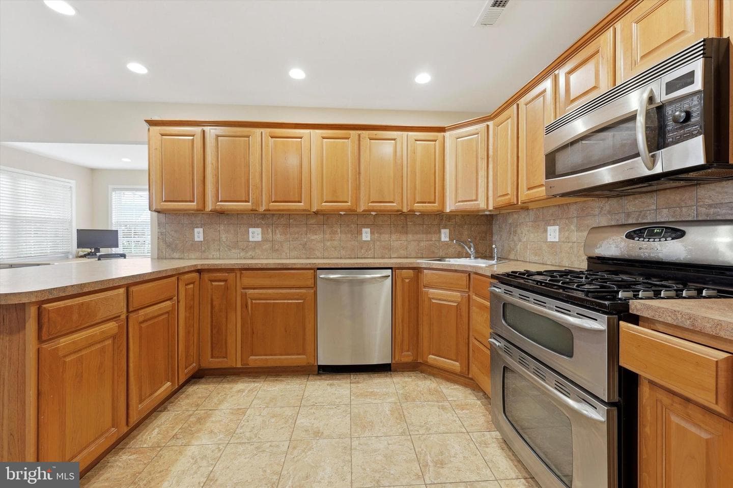 9342 Campus Lane photo 7