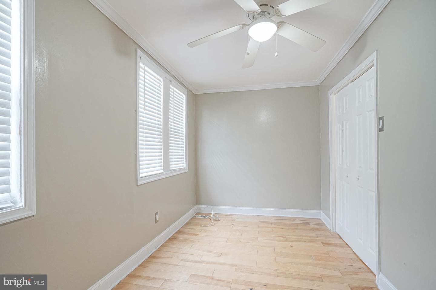 1208 W Oregon Avenue photo 15