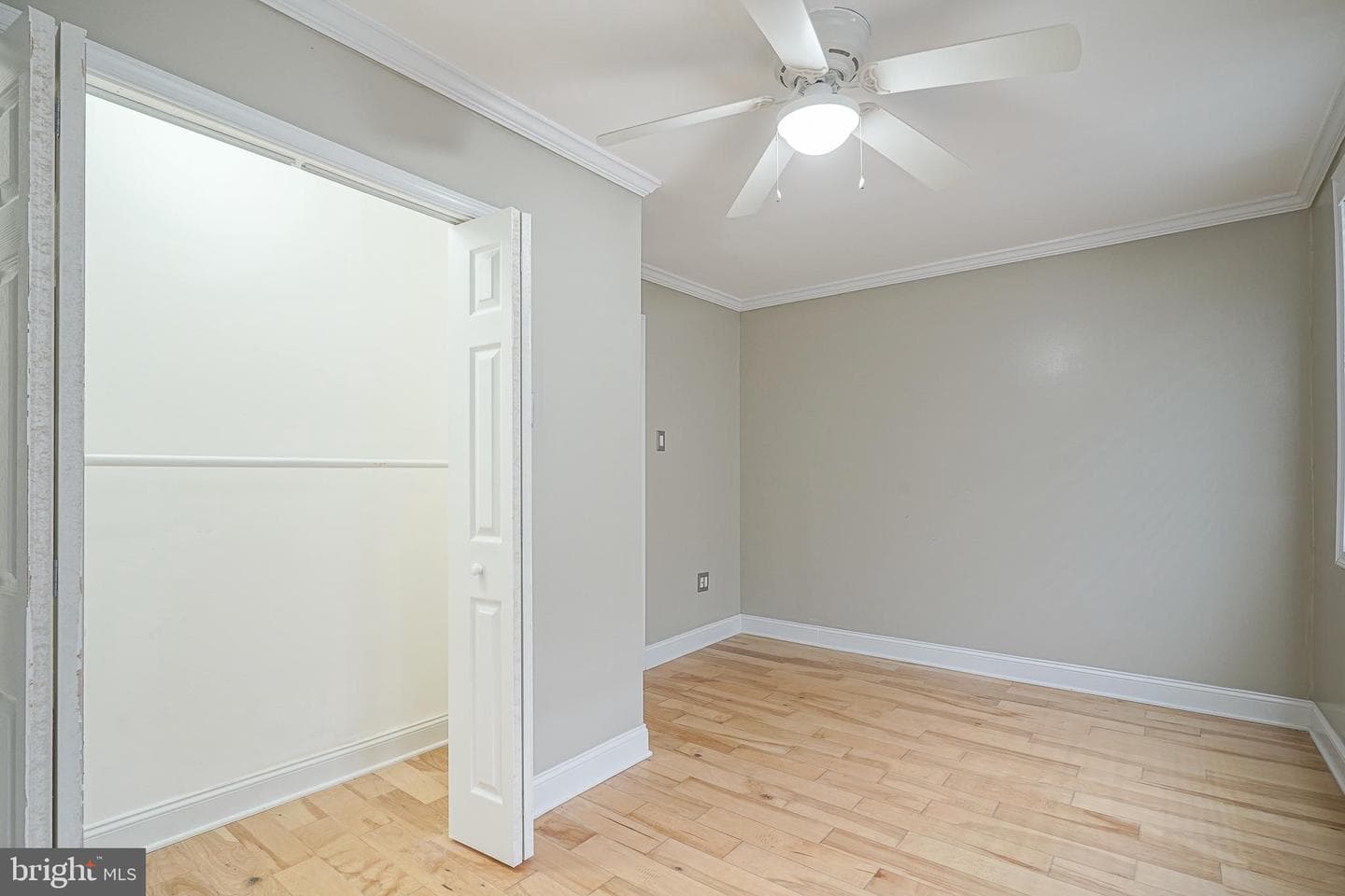 1208 W Oregon Avenue photo 17