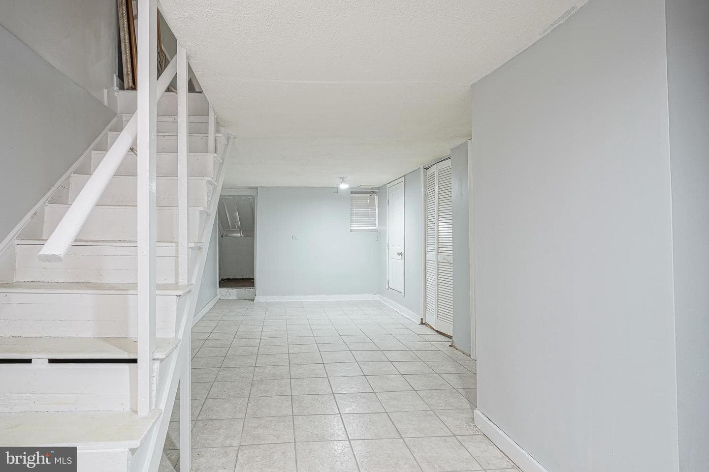 1208 W Oregon Avenue photo 6