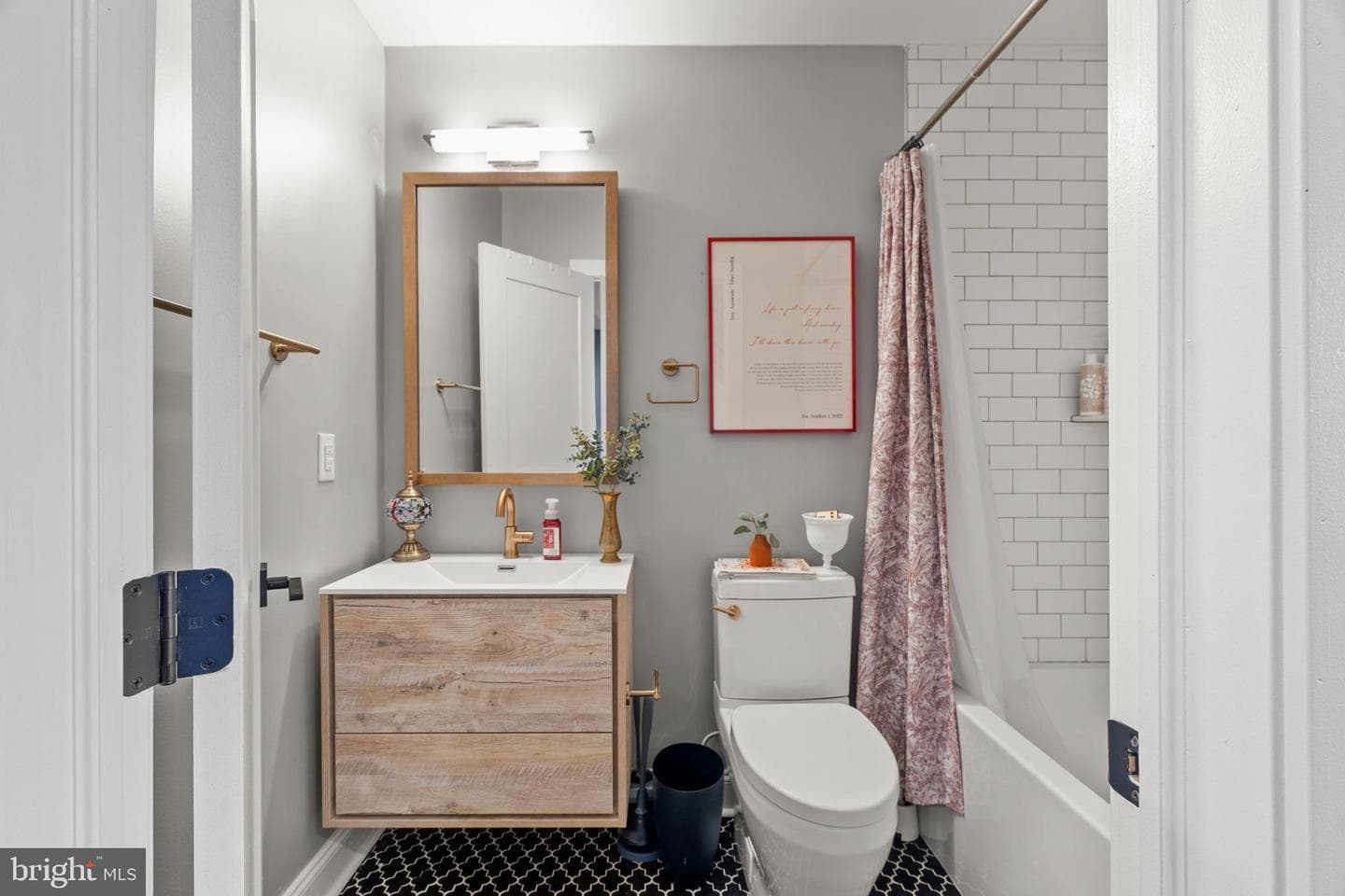 2932 Nicholas Street photo 23