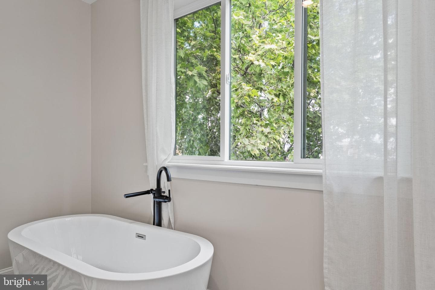 2932 Nicholas Street photo 38