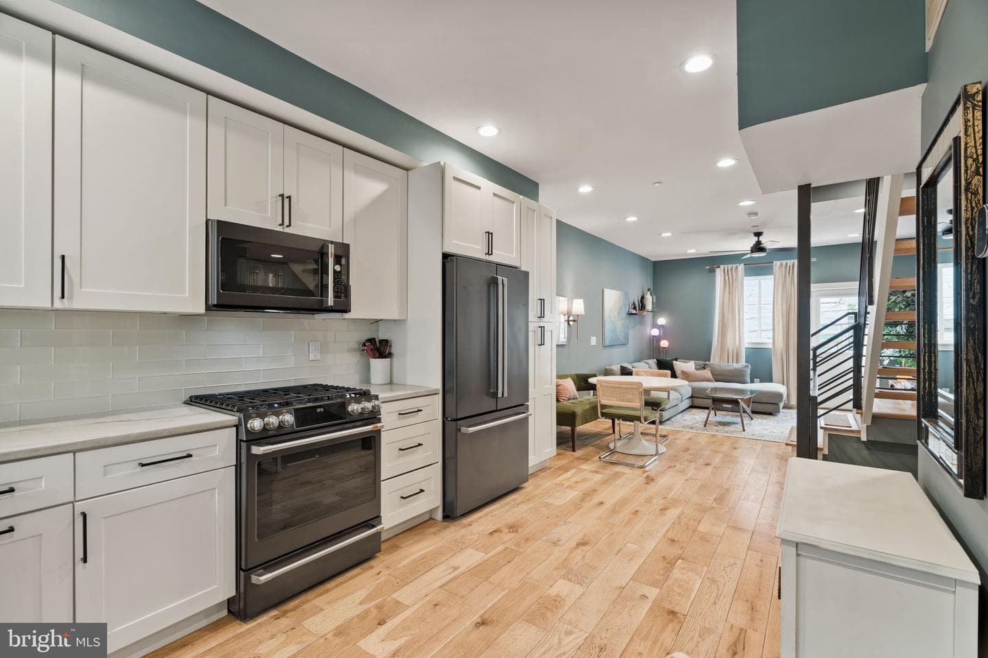 2932 Nicholas Street photo 8