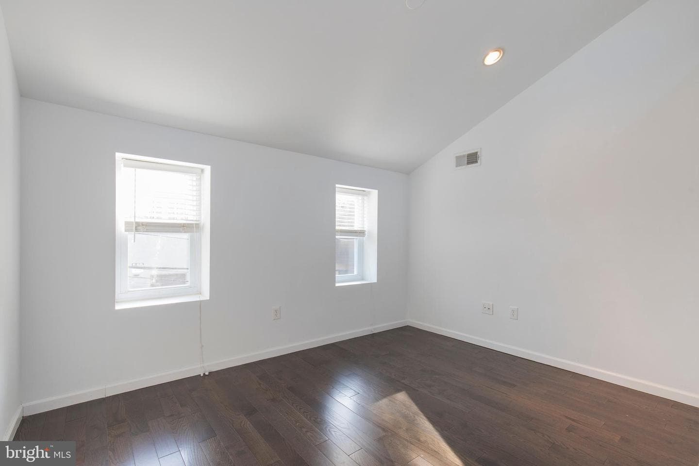 726 S Randolph Street photo 11