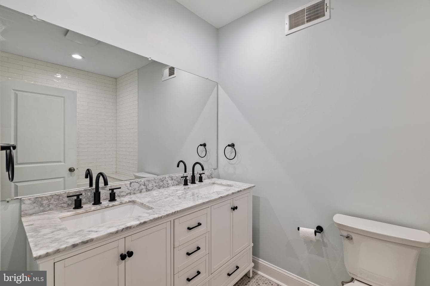 726 S Randolph Street photo 16