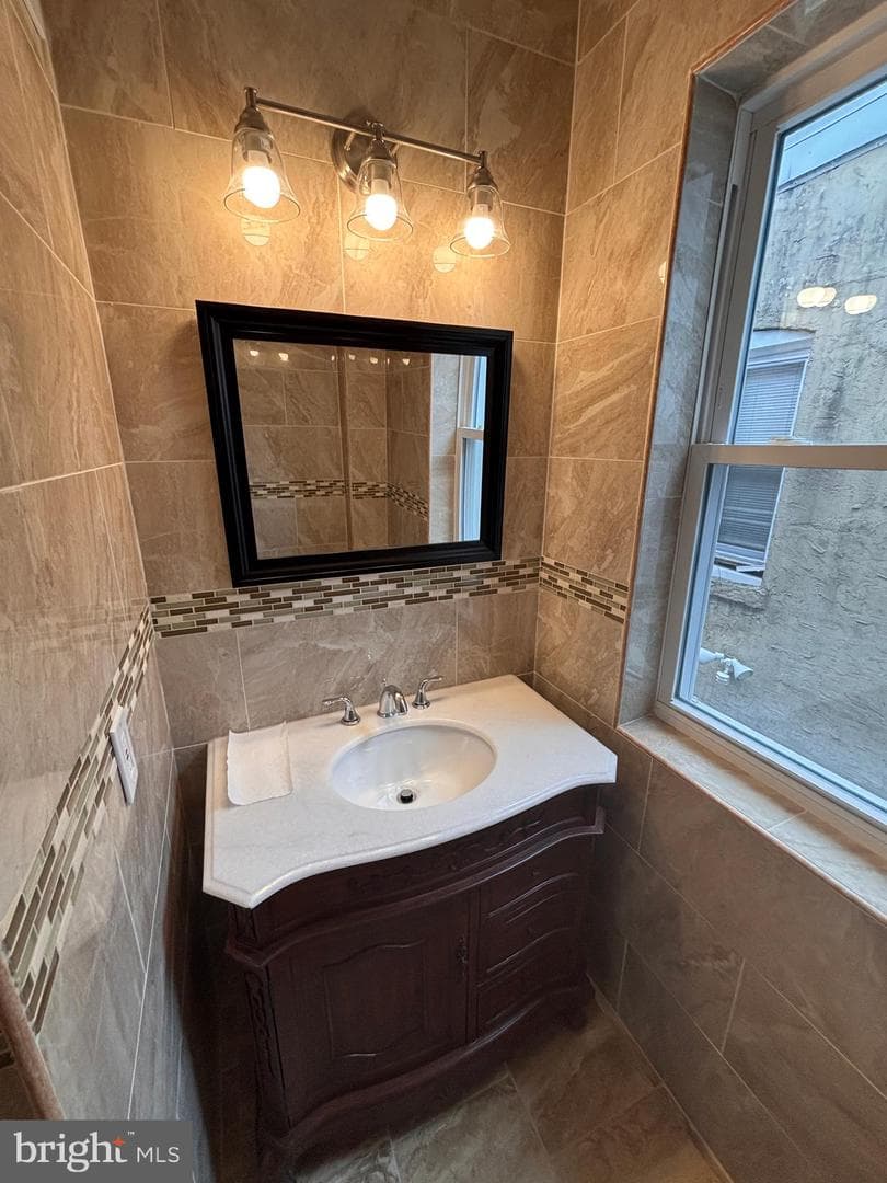 6723 N Carlisle Street photo 31